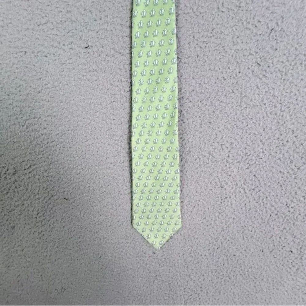 VINEYARD VINES MENS SILK TIE LIME GREEN WITH HORSES ON IT